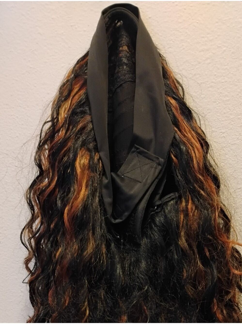 Long Wavy Headband Wig Black with Honey Blonde Highlights - Picture 2 of 3